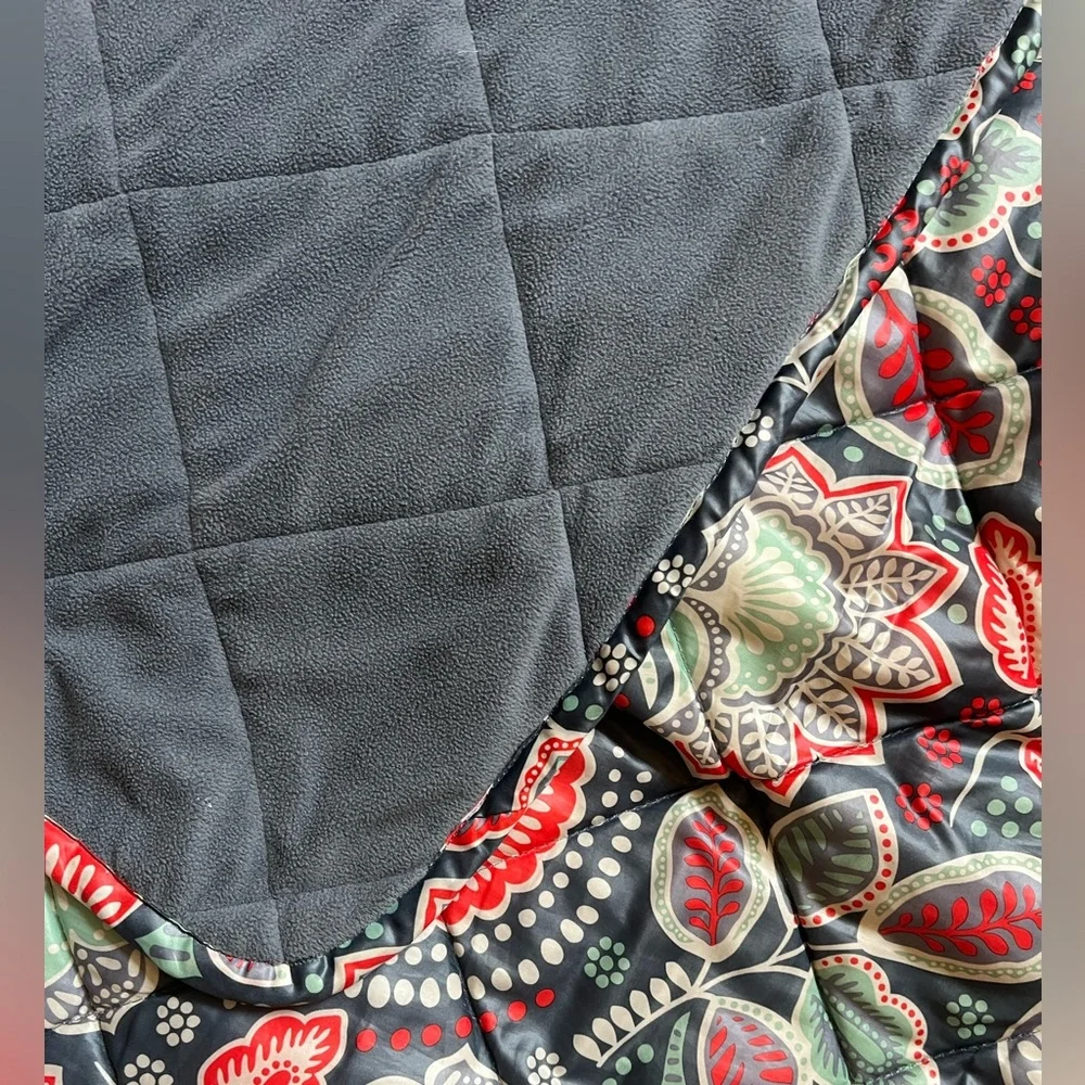 Vera Bradley Stadium Blanket in RETIRED Nomadic Floral - Picture 5 of 8